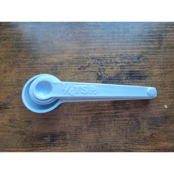 Kamenstein White Measuring Spoon Set of 4 - Used - Picture 4 of 5